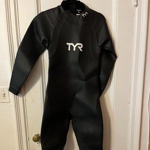 TYR WOMEN'S HURRICANE WETSUIT CAT 1